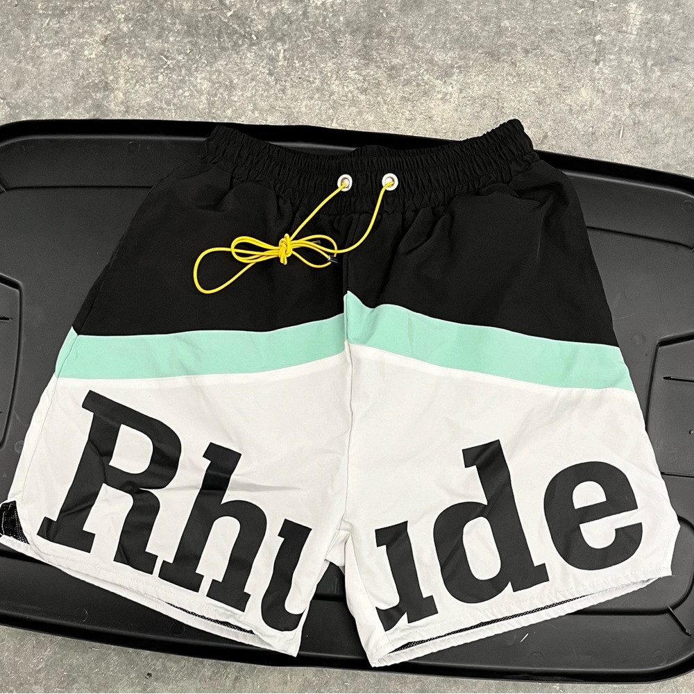 Rhude Shorts Men’s Medium